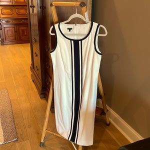 Classic black/white Talbot’s dress. Worn once Fully lined.